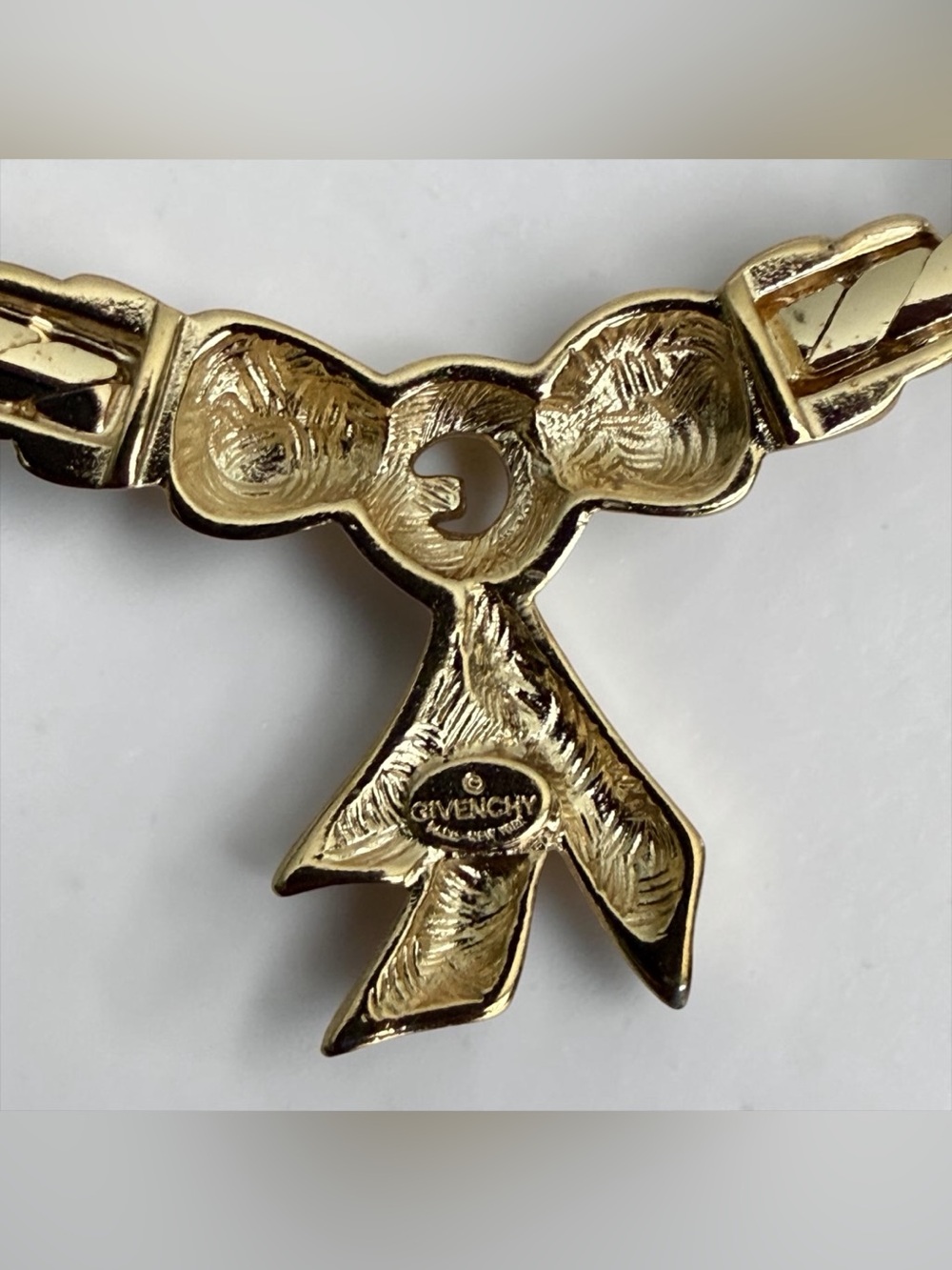 Givenchy Vintage Gold-Plated Ribbon Pendant Necklace - Picture 8 of 8